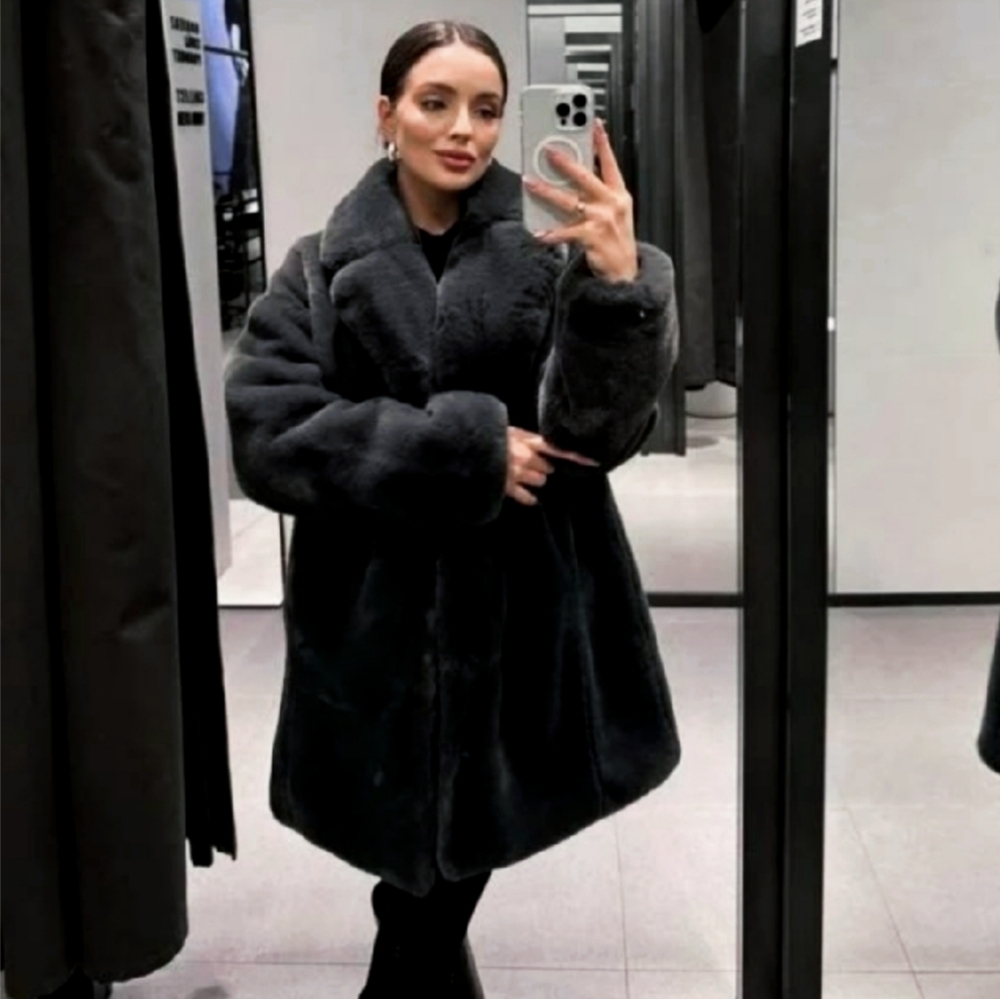 Zara FAUX FUR COAT BLACK Size  S